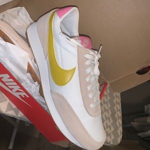 Nike Daybreak Women’s Sneakers